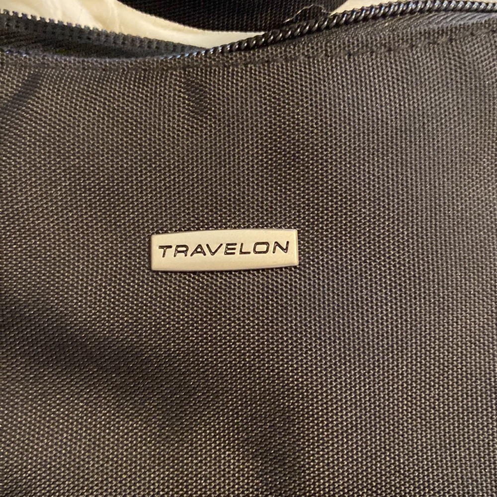 Travelon Nylon Crossbody Bag excellent condition black color - Picture 2 of 16